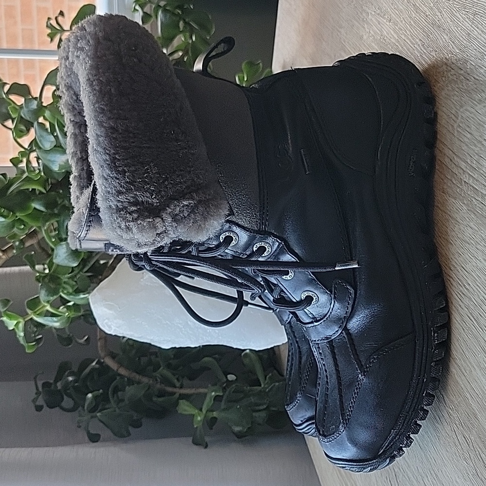 Ugg Adirondack II Short Boots